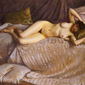 Femme Nue Etendue Sur Un Divan